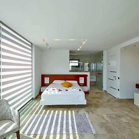 Sleeps 10 With Pool Air Con And Wifi
