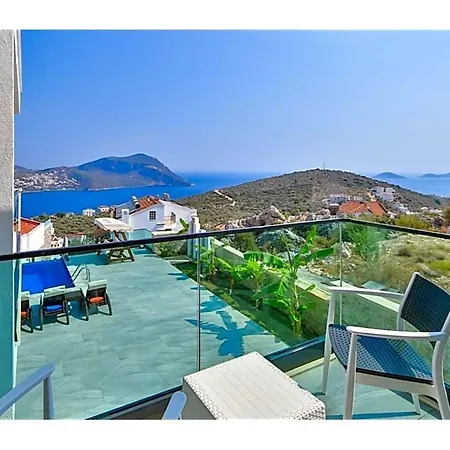 Vila Sleeps 10 With Pool Air Con And Wifi *