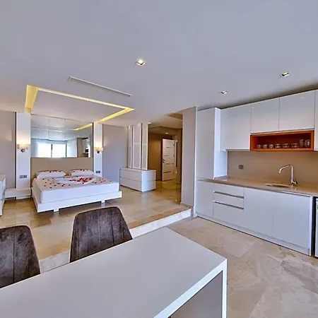 Vila Sleeps 10 With Pool Air Con And Wifi