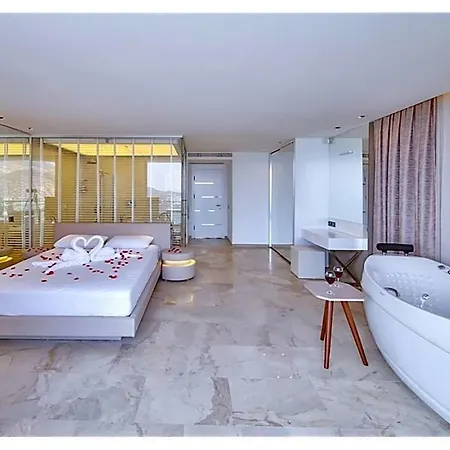 Sleeps 10 With Pool Air Con And Wifi