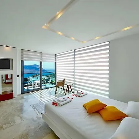 Sleeps 10 With Pool Air Con And Wifi